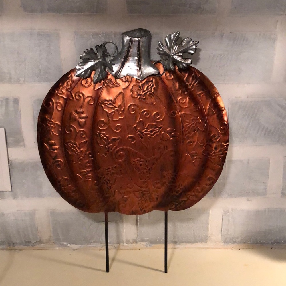 Copper Metal pumpkin 12” yard sign.